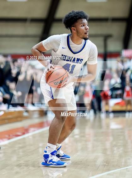 Thumbnail 1 in Munster vs. Lake Central (IHSAA 4A S1 Round 2) photogallery.