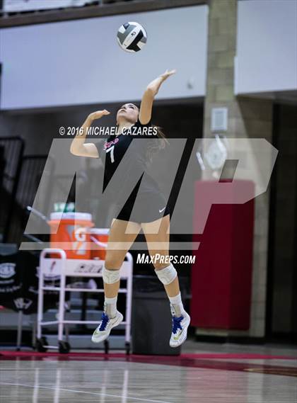 Thumbnail 2 in Santa Fe Christian vs. La Costa Canyon (CIF SDS Open Division Final) photogallery.