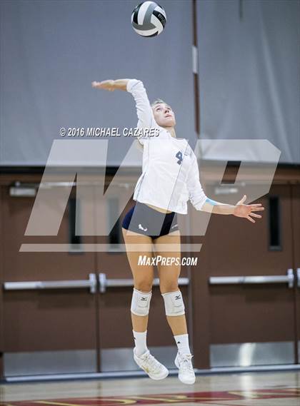 Thumbnail 3 in Santa Fe Christian vs. La Costa Canyon (CIF SDS Open Division Final) photogallery.