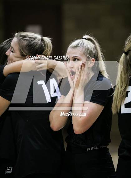 Thumbnail 3 in Santa Fe Christian vs. La Costa Canyon (CIF SDS Open Division Final) photogallery.