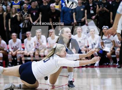 Thumbnail 3 in Santa Fe Christian vs. La Costa Canyon (CIF SDS Open Division Final) photogallery.