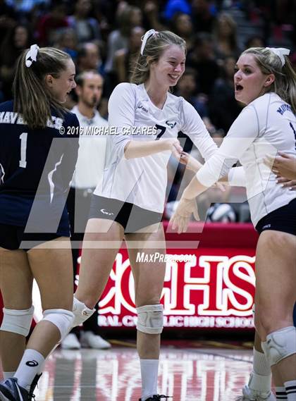 Thumbnail 2 in Santa Fe Christian vs. La Costa Canyon (CIF SDS Open Division Final) photogallery.