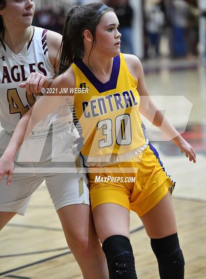 Thumbnail 2 in Central @ Warner (OSSAA Class 2A Regional Semifinal) photogallery.