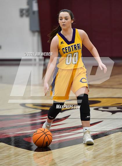 Thumbnail 1 in Central @ Warner (OSSAA Class 2A Regional Semifinal) photogallery.