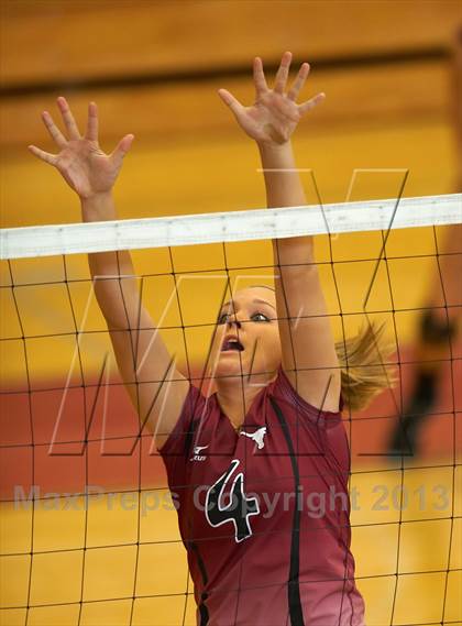 Thumbnail 2 in Centennial vs. Lambert photogallery.