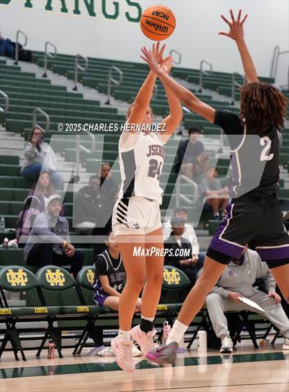 Thumbnail 2 in JSerra Catholic vs. St. Anthony (Mira Costa Classic) photogallery.