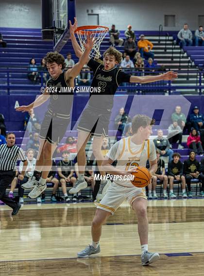 Thumbnail 3 in The Woodlands Christian Academy vs Oakville Tigers (Prairie Farms Holiday Classic) photogallery.