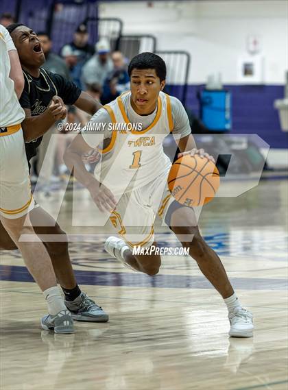 Thumbnail 3 in The Woodlands Christian Academy vs Oakville Tigers (Prairie Farms Holiday Classic) photogallery.