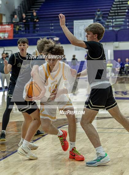 Thumbnail 2 in The Woodlands Christian Academy vs Oakville Tigers (Prairie Farms Holiday Classic) photogallery.