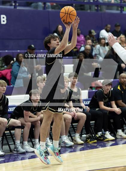 Thumbnail 2 in The Woodlands Christian Academy vs Oakville Tigers (Prairie Farms Holiday Classic) photogallery.