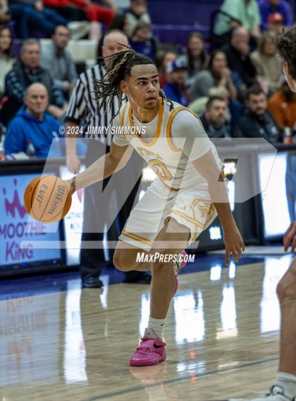 Thumbnail 1 in The Woodlands Christian Academy vs Oakville Tigers (Prairie Farms Holiday Classic) photogallery.