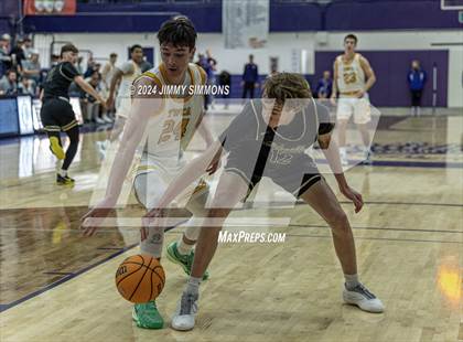 Thumbnail 3 in The Woodlands Christian Academy vs Oakville Tigers (Prairie Farms Holiday Classic) photogallery.