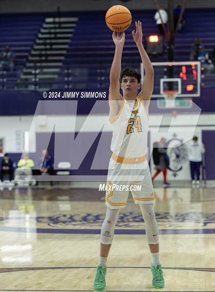 Thumbnail 3 in The Woodlands Christian Academy vs Oakville Tigers (Prairie Farms Holiday Classic) photogallery.