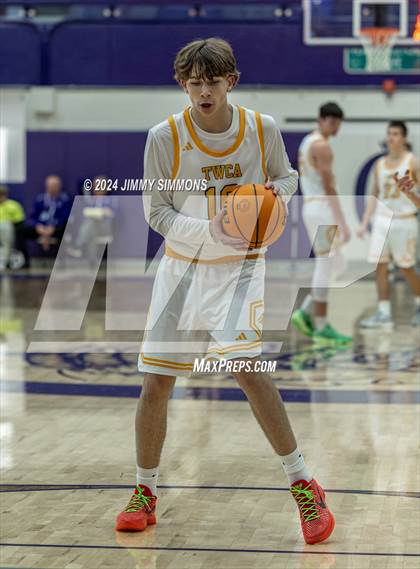 Thumbnail 1 in The Woodlands Christian Academy vs Oakville Tigers (Prairie Farms Holiday Classic) photogallery.