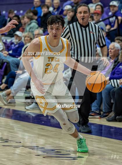 Thumbnail 3 in The Woodlands Christian Academy vs Oakville Tigers (Prairie Farms Holiday Classic) photogallery.