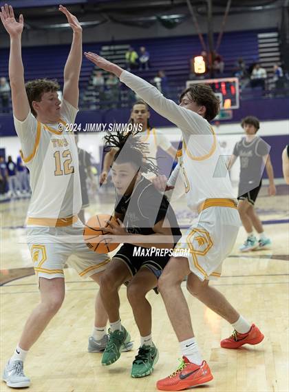 Thumbnail 2 in The Woodlands Christian Academy vs Oakville Tigers (Prairie Farms Holiday Classic) photogallery.