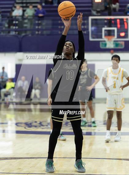 Thumbnail 3 in The Woodlands Christian Academy vs Oakville Tigers (Prairie Farms Holiday Classic) photogallery.