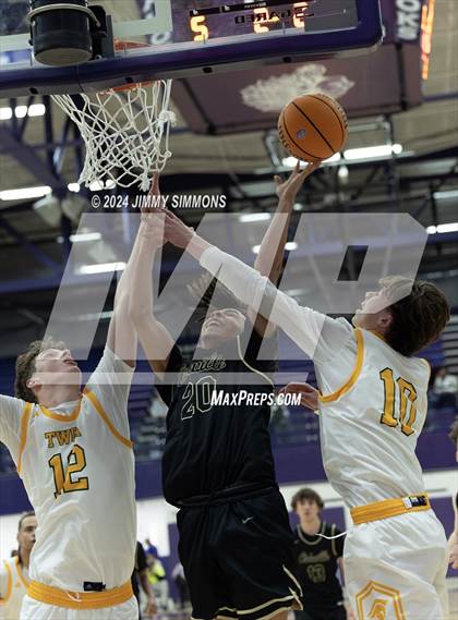 Thumbnail 3 in The Woodlands Christian Academy vs Oakville Tigers (Prairie Farms Holiday Classic) photogallery.