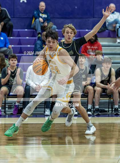 Thumbnail 3 in The Woodlands Christian Academy vs Oakville Tigers (Prairie Farms Holiday Classic) photogallery.