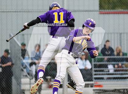 Thumbnail 1 in Issaquah vs Skyline (WIAA KingCo Playoff) photogallery.