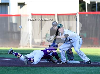 Thumbnail 2 in Issaquah vs Skyline (WIAA KingCo Playoff) photogallery.