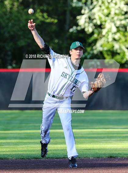 Thumbnail 2 in Issaquah vs Skyline (WIAA KingCo Playoff) photogallery.