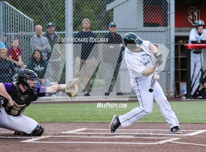 Thumbnail 2 in Issaquah vs Skyline (WIAA KingCo Playoff) photogallery.