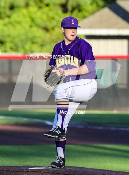 Thumbnail 3 in Issaquah vs Skyline (WIAA KingCo Playoff) photogallery.