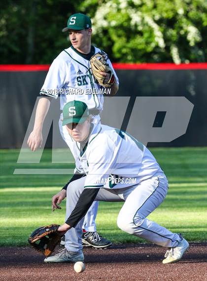 Thumbnail 1 in Issaquah vs Skyline (WIAA KingCo Playoff) photogallery.