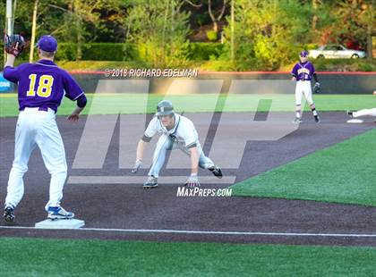 Thumbnail 2 in Issaquah vs Skyline (WIAA KingCo Playoff) photogallery.