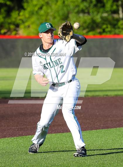 Thumbnail 3 in Issaquah vs Skyline (WIAA KingCo Playoff) photogallery.