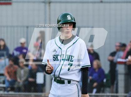 Thumbnail 3 in Issaquah vs Skyline (WIAA KingCo Playoff) photogallery.