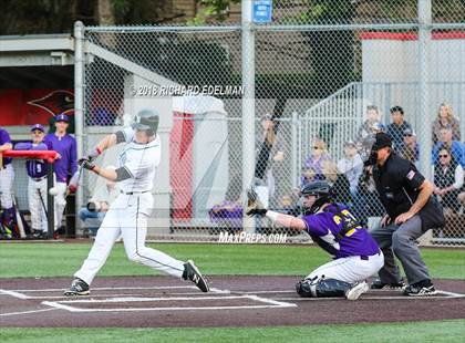 Thumbnail 1 in Issaquah vs Skyline (WIAA KingCo Playoff) photogallery.
