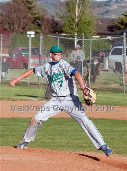 Thumbnail 3 in Tehachapi vs. Highland (CIF CS Playoffs) photogallery.