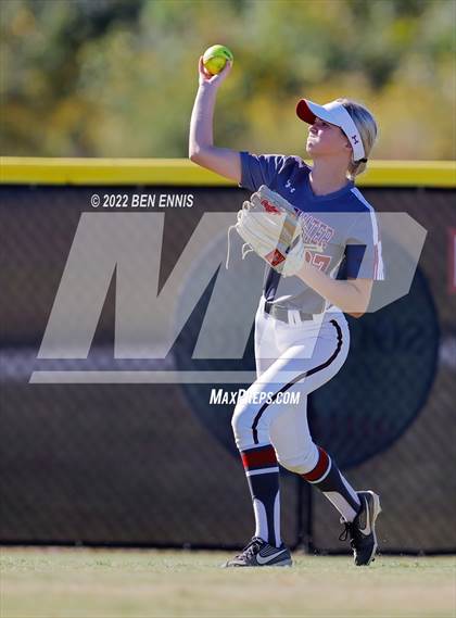 Thumbnail 2 in Lassiter @ Whitewater photogallery.