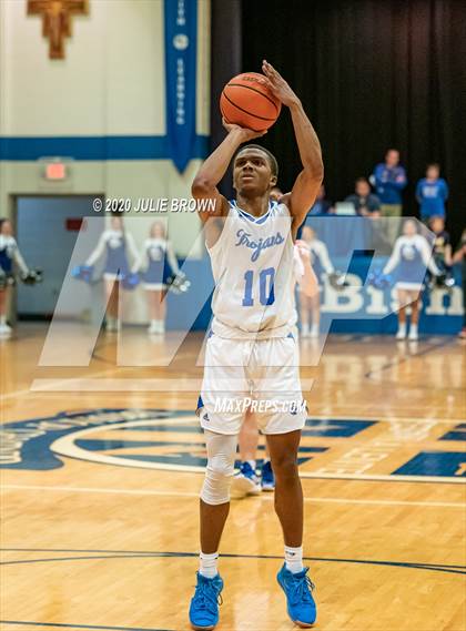Thumbnail 3 in Guerin Catholic @ Indianapolis Bishop Chatard photogallery.