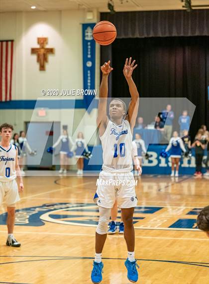 Thumbnail 2 in Guerin Catholic @ Indianapolis Bishop Chatard photogallery.