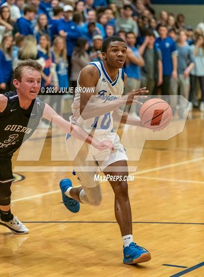 Thumbnail 1 in Guerin Catholic @ Indianapolis Bishop Chatard photogallery.