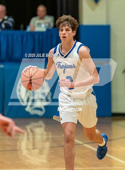 Thumbnail 1 in Guerin Catholic @ Indianapolis Bishop Chatard photogallery.