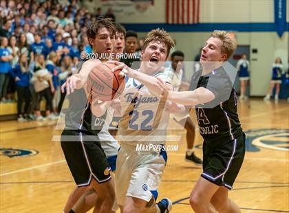 Thumbnail 1 in Guerin Catholic @ Indianapolis Bishop Chatard photogallery.