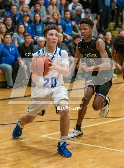 Thumbnail 2 in Guerin Catholic @ Indianapolis Bishop Chatard photogallery.