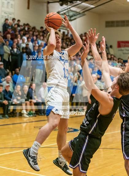 Thumbnail 3 in Guerin Catholic @ Indianapolis Bishop Chatard photogallery.