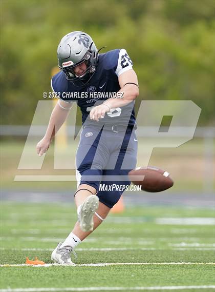 Thumbnail 3 in Emery/Weiner vs. Lakehill Prep photogallery.