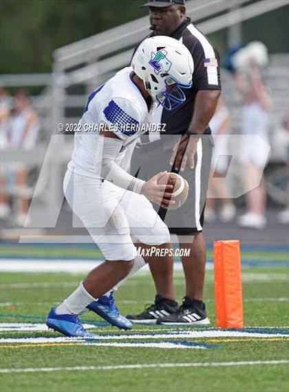 Thumbnail 3 in Emery/Weiner vs. Lakehill Prep photogallery.