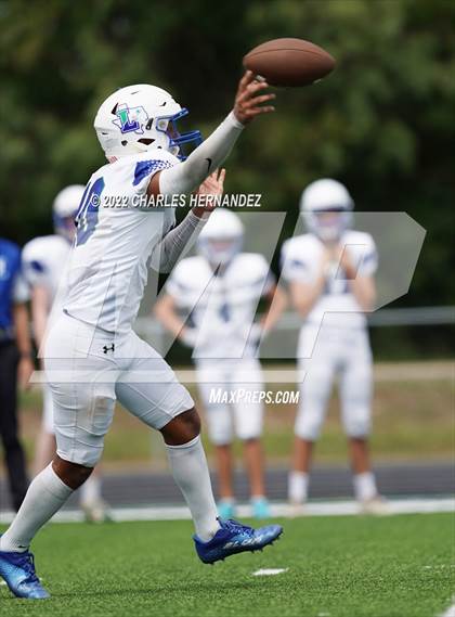 Thumbnail 2 in Emery/Weiner vs. Lakehill Prep photogallery.
