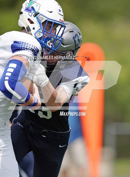 Thumbnail 3 in Emery/Weiner vs. Lakehill Prep photogallery.