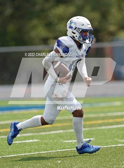 Thumbnail 2 in Emery/Weiner vs. Lakehill Prep photogallery.