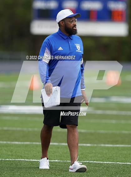 Thumbnail 1 in Emery/Weiner vs. Lakehill Prep photogallery.