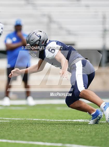 Thumbnail 2 in Emery/Weiner vs. Lakehill Prep photogallery.
