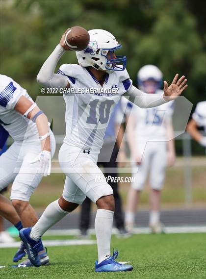 Thumbnail 2 in Emery/Weiner vs. Lakehill Prep photogallery.